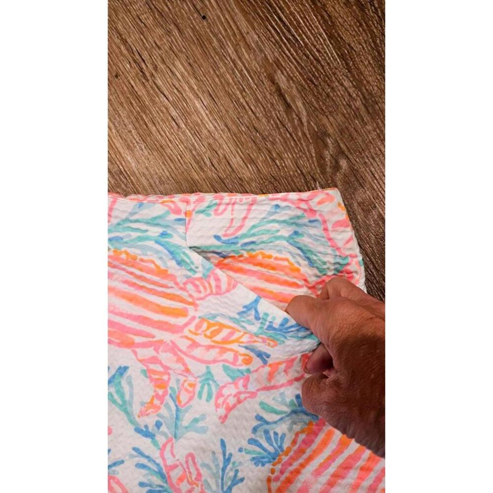 Lilly Pullitzer Skort with Colorful Crab and Coral Print-Size 6 - Picture 3 of 8